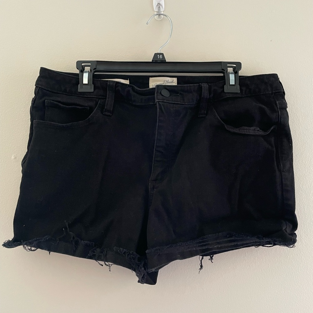 Women’s Universal Thread 14R High Rise Midi Shorts